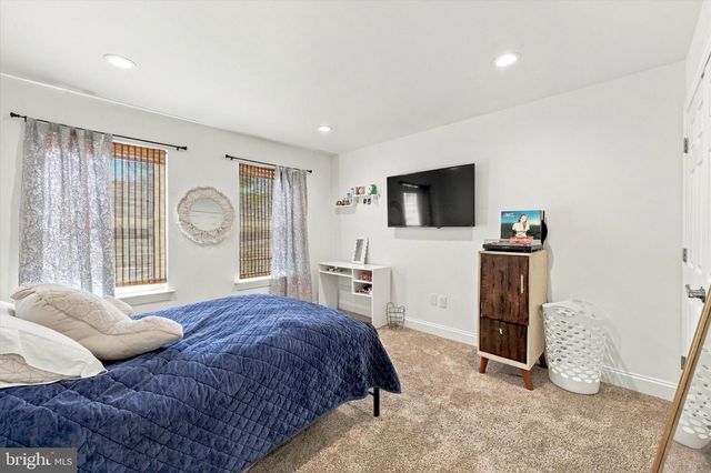 16728 RIVER VIEW CIR, Bristol, PA 19007
