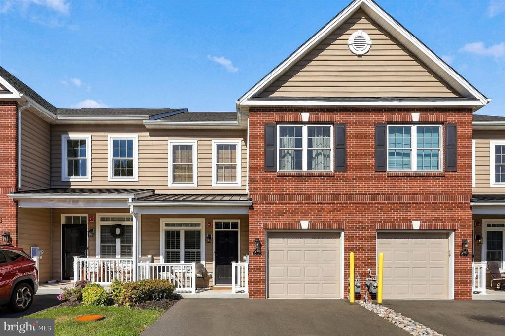 16728 RIVER VIEW CIR, Bristol, PA 19007