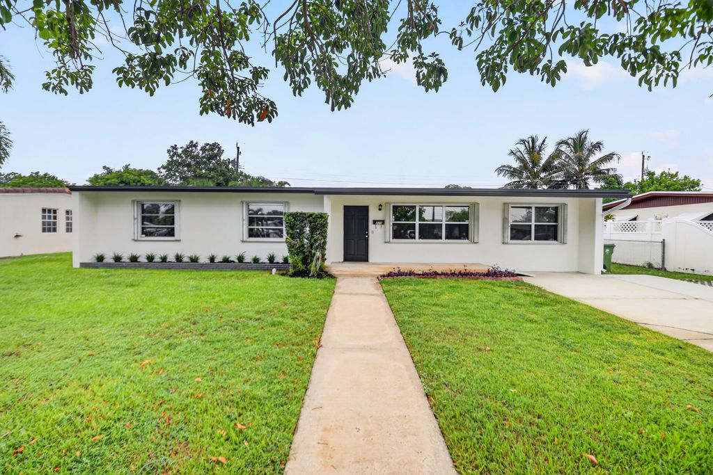 129 GREENBRIER Drive, Palm Springs, FL 33461
