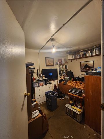 712 S Vicentia, Corona, CA 92882