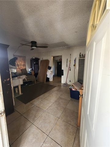 712 S Vicentia, Corona, CA 92882