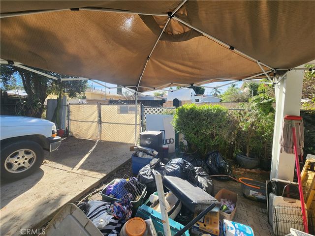 712 S Vicentia, Corona, CA 92882