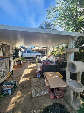 712 S Vicentia, Corona, CA 92882