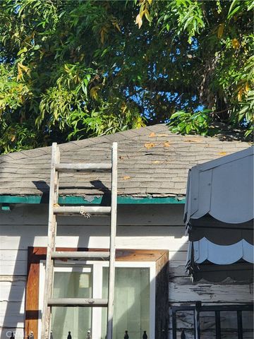 712 S Vicentia, Corona, CA 92882