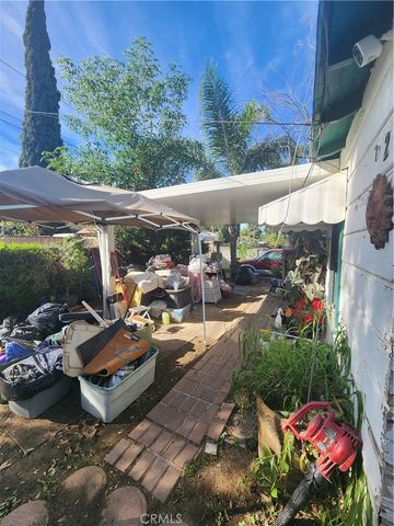 712 S Vicentia, Corona, CA 92882