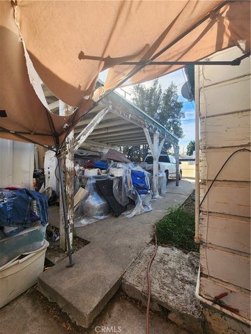 712 S Vicentia, Corona, CA 92882