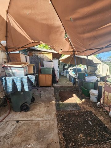 712 S Vicentia, Corona, CA 92882