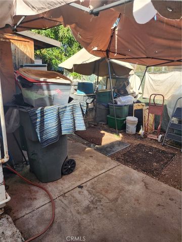 712 S Vicentia, Corona, CA 92882