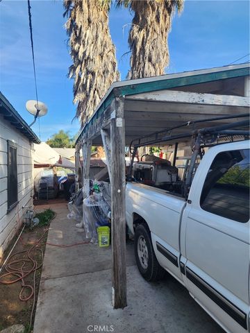 712 S Vicentia, Corona, CA 92882