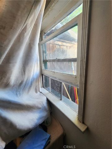 712 S Vicentia, Corona, CA 92882