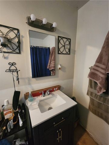 712 S Vicentia, Corona, CA 92882