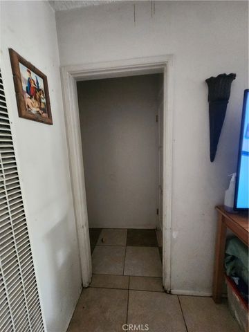 712 S Vicentia, Corona, CA 92882