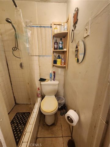 712 S Vicentia, Corona, CA 92882