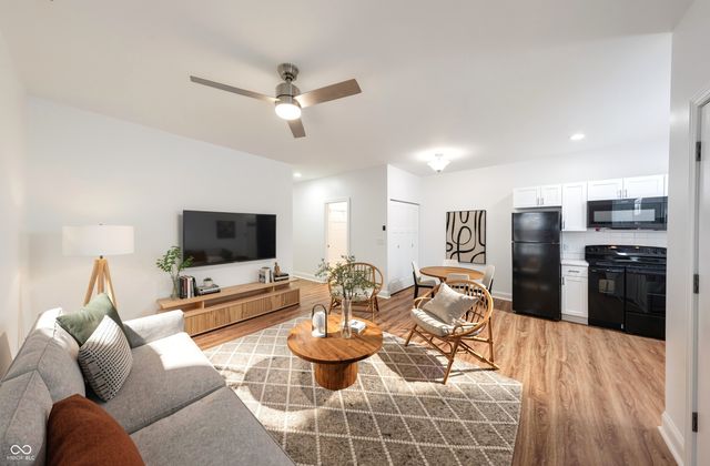 3915 N Hawthorne Lane, Indianapolis, IN 46226