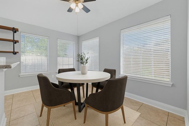 1813 Oak Wood Drive E, Pearland, TX 77581