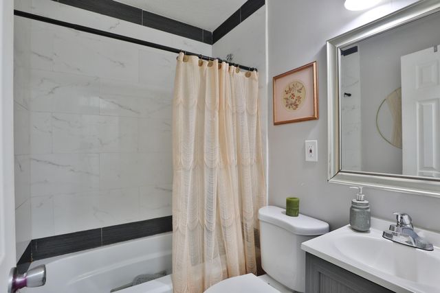 3216 Howey Road, Columbus, OH 43224