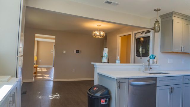 507 LOGAN AVE, Burlington, NJ 08016