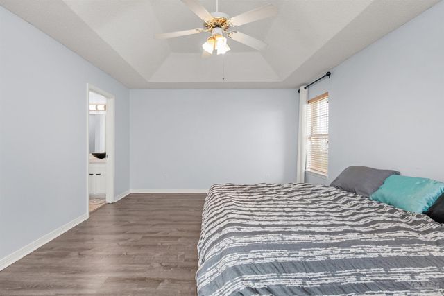 2706 Riverside Landing Dr, Navarre, FL 32566