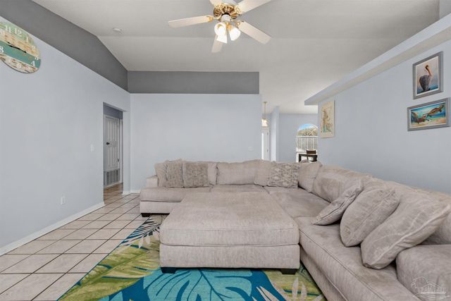 2706 Riverside Landing Dr, Navarre, FL 32566