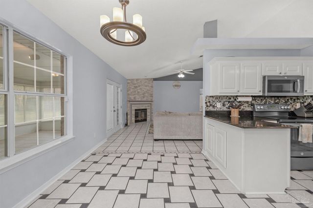 2706 Riverside Landing Dr, Navarre, FL 32566