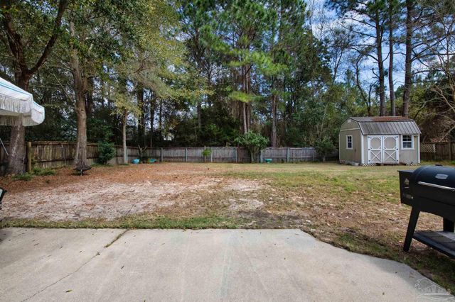 2706 Riverside Landing Dr, Navarre, FL 32566