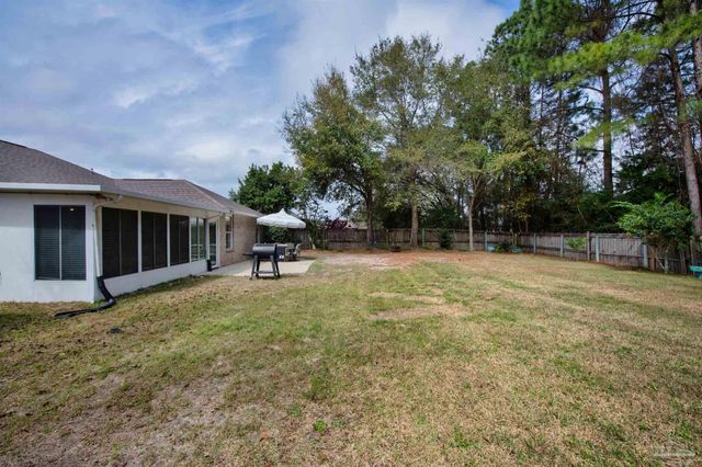2706 Riverside Landing Dr, Navarre, FL 32566