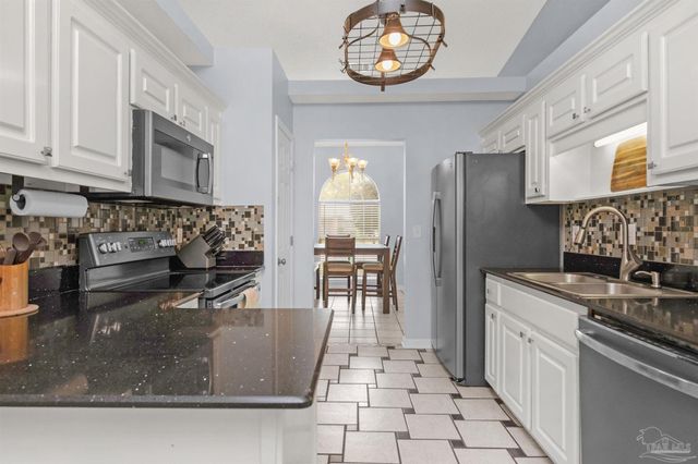 2706 Riverside Landing Dr, Navarre, FL 32566