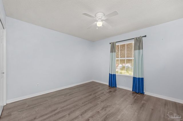 2706 Riverside Landing Dr, Navarre, FL 32566