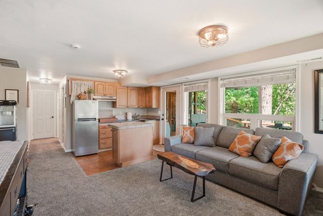 3310 W Hartson Ave, Spokane, WA 99224