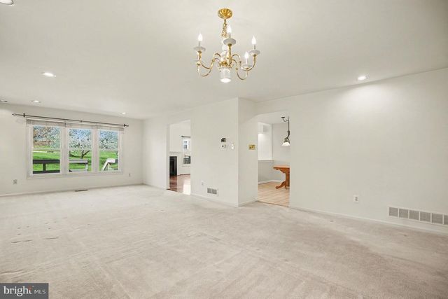 129 PINECREST LN, Lansdale, PA 19446