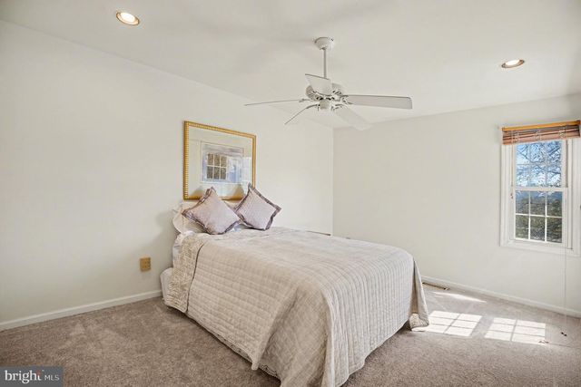 129 PINECREST LN, Lansdale, PA 19446