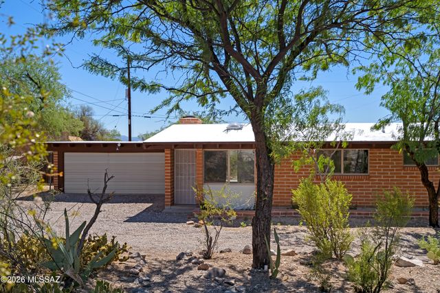 1543 N Plaza De Lirios, Tucson, AZ 85745