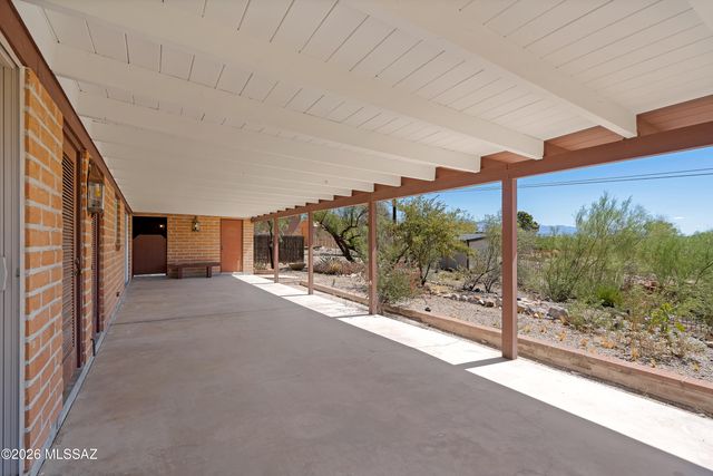 1543 N Plaza De Lirios, Tucson, AZ 85745