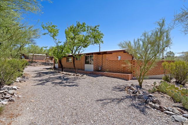1543 N Plaza De Lirios, Tucson, AZ 85745