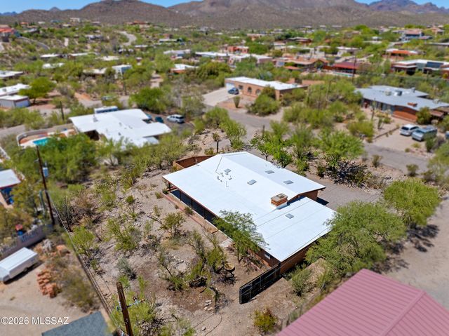 1543 N Plaza De Lirios, Tucson, AZ 85745