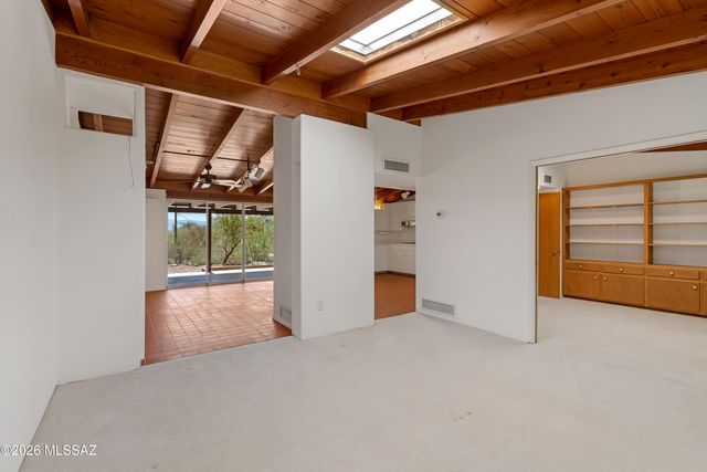 1543 N Plaza De Lirios, Tucson, AZ 85745