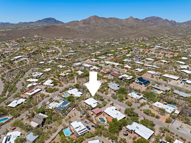 1543 N Plaza De Lirios, Tucson, AZ 85745