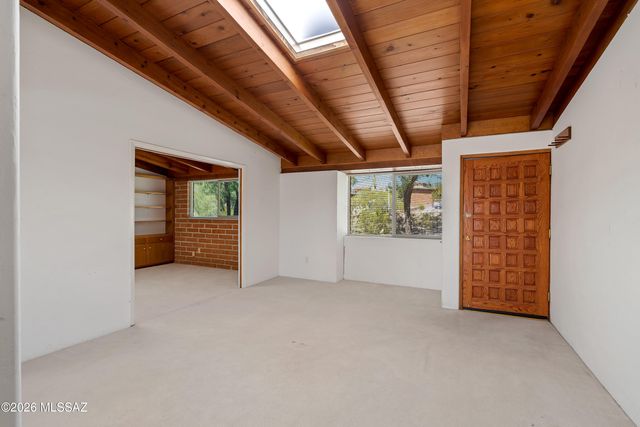 1543 N Plaza De Lirios, Tucson, AZ 85745