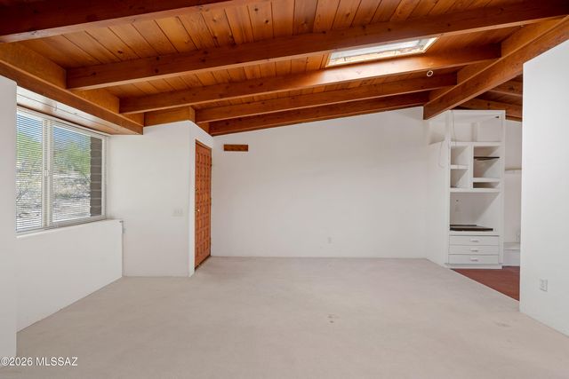 1543 N Plaza De Lirios, Tucson, AZ 85745