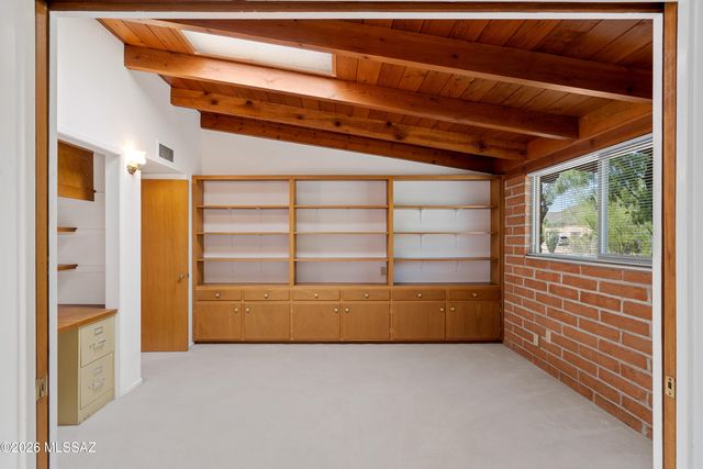 1543 N Plaza De Lirios, Tucson, AZ 85745
