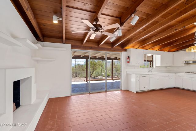 1543 N Plaza De Lirios, Tucson, AZ 85745