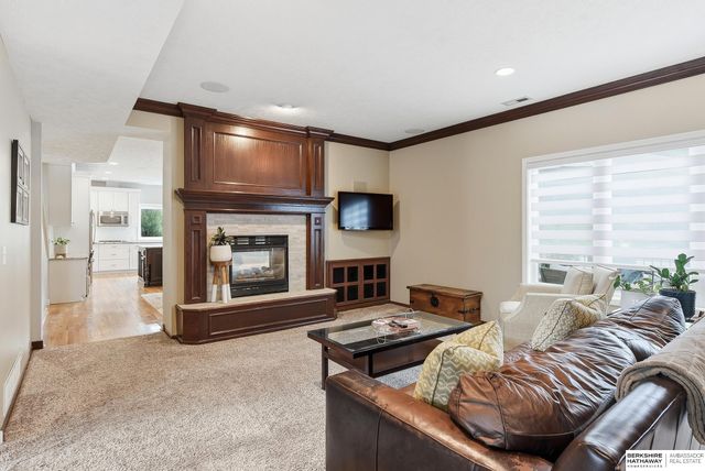 2709 N 159th Street, Omaha, NE 68116