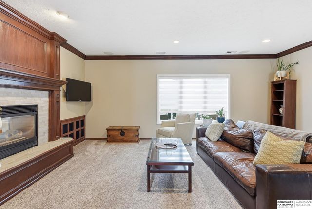2709 N 159th Street, Omaha, NE 68116