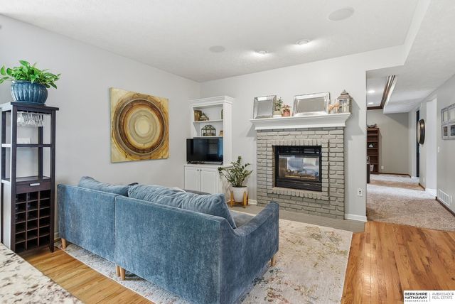2709 N 159th Street, Omaha, NE 68116