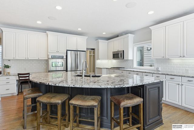 2709 N 159th Street, Omaha, NE 68116