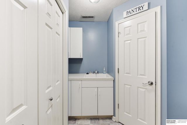 2709 N 159th Street, Omaha, NE 68116