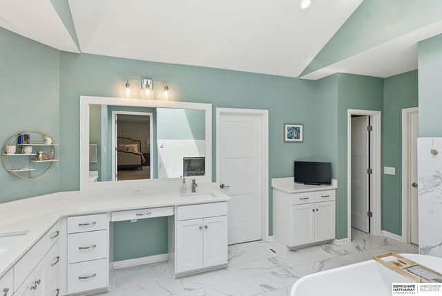 2709 N 159th Street, Omaha, NE 68116