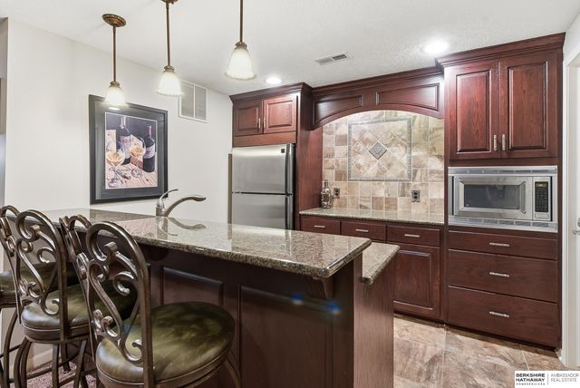 2709 N 159th Street, Omaha, NE 68116