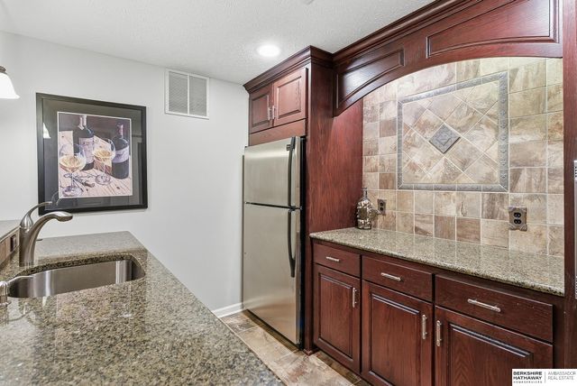 2709 N 159th Street, Omaha, NE 68116