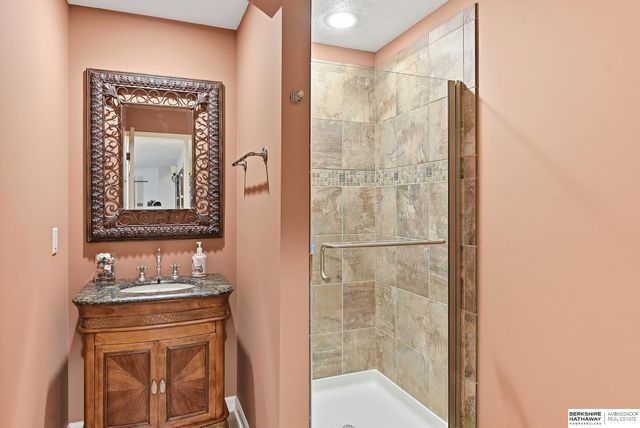 2709 N 159th Street, Omaha, NE 68116